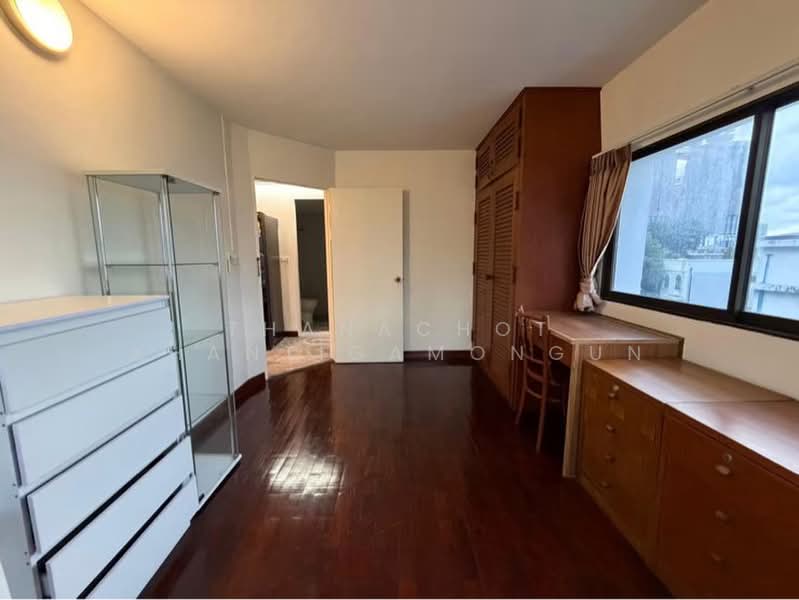 Thonglor Tower, Bangkok, Soi Thonglor, Sukhumvit 55 Road, Khlongtoei Nua, Watthana, Bangkok, 3 Bedrooms, 100 sqm, Condo For Rent, by Thanachot Khantigamongun, 500488986 - DDproperty.com