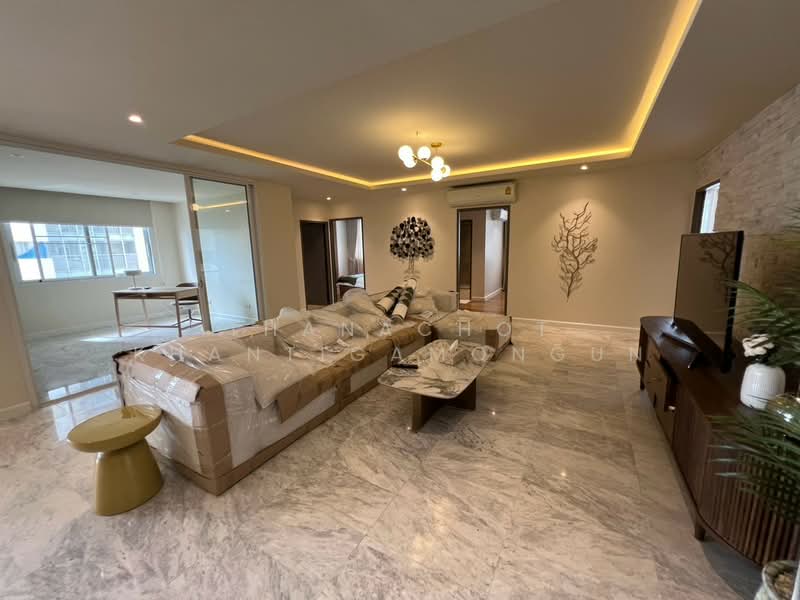 D.S. Tower 1 Sukhumvit 33, Bangkok, Soi Phrom Chit, Khlong Tan Nua, Watthana, Bangkok, 4 Bedrooms, 236 sqm, Condo For Sale, by Thanachot Khantigamongun, 500489066 - DDproperty.com