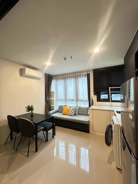 XT Huaikhwang, Bangkok, 244 Ratchadaphisek Road, Huai Khwang, Bangkok, 1 Bedroom, 32 sqm, Condo For Rent, by Pitchocha Kiatsinpon, 500489140 - DDproperty.com