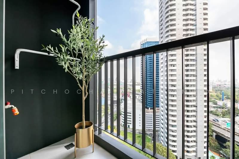 Life One Wireless, Bangkok, 1 Wireless Road, Lumphini, Pathum Wan, Bangkok, Studio, 29 sqm, Condo For Rent, by Pitchocha Kiatsinpon, 500489149 - DDproperty.com