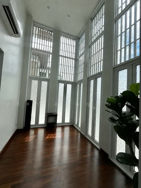 Baan Klang Krung The Nice Ratchavipha, Bangkok, 2 Kamphaeng Phet Road, Lat Yao, Chatuchak, Bangkok, 3 Bedrooms, 310 sqm, Single Detached House For Rent, by สลิลา อภิญญาณกุล, 500489190 - DDproperty.com