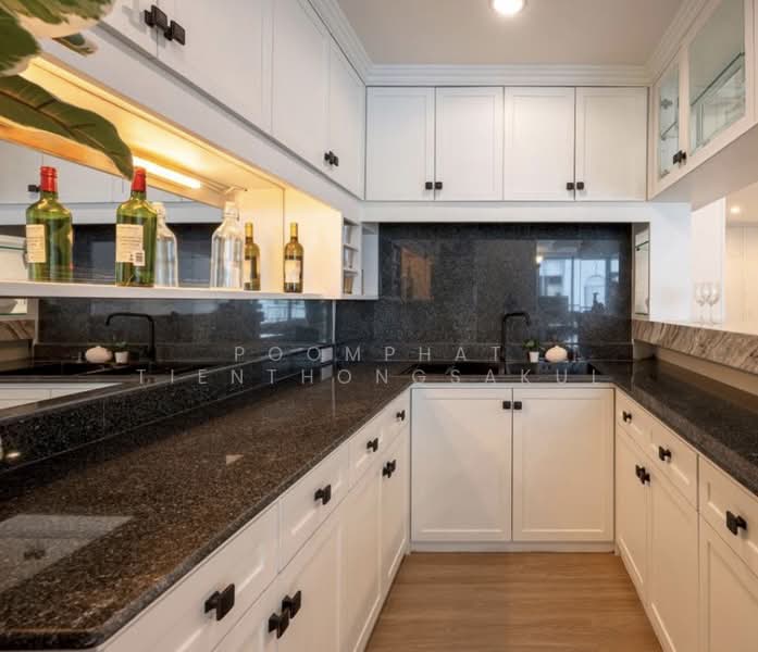 Las Colinas, Bangkok, Sukhumvit 21 Road, Khlongtoei Nua, Watthana, Bangkok, 3 Bedrooms, 240 sqm, Condo For Sale, by Poomphat Tienthongsakul, 500489192 - DDproperty.com