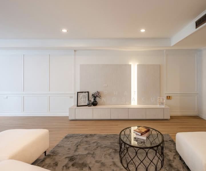 Las Colinas, Bangkok, Sukhumvit 21 Road, Khlongtoei Nua, Watthana, Bangkok, 3 Bedrooms, 240 sqm, Condo For Sale, by Poomphat Tienthongsakul, 500489192 - DDproperty.com