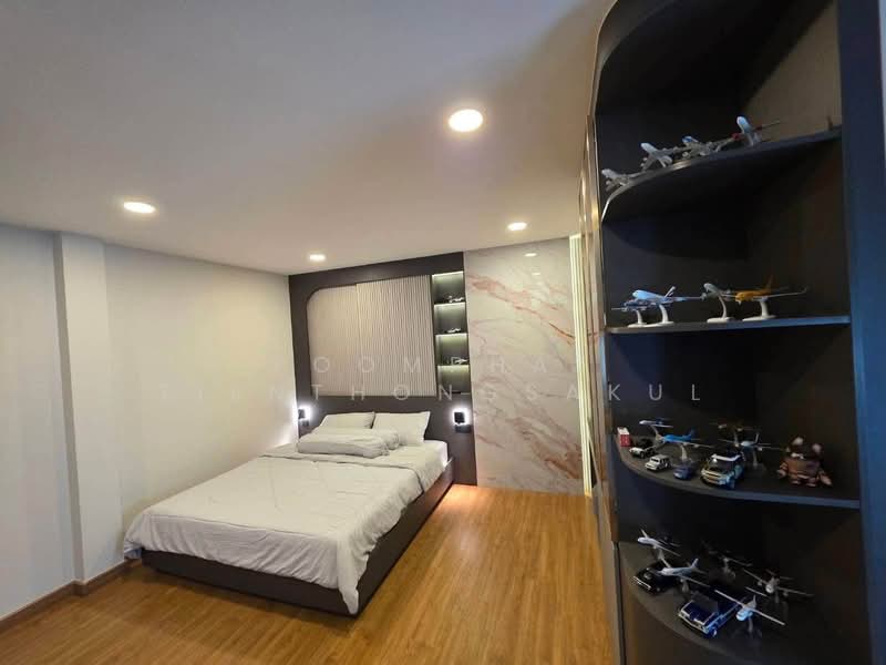 Centro Bangna-Wongwean, Bangkok, Kanchanaphisek Road, Dok Mai, Prawet, Bangkok, 4 Bedrooms, 72 sqm, Single Detached House For Sale, by Poomphat Tienthongsakul, 500489198 - DDproperty.com