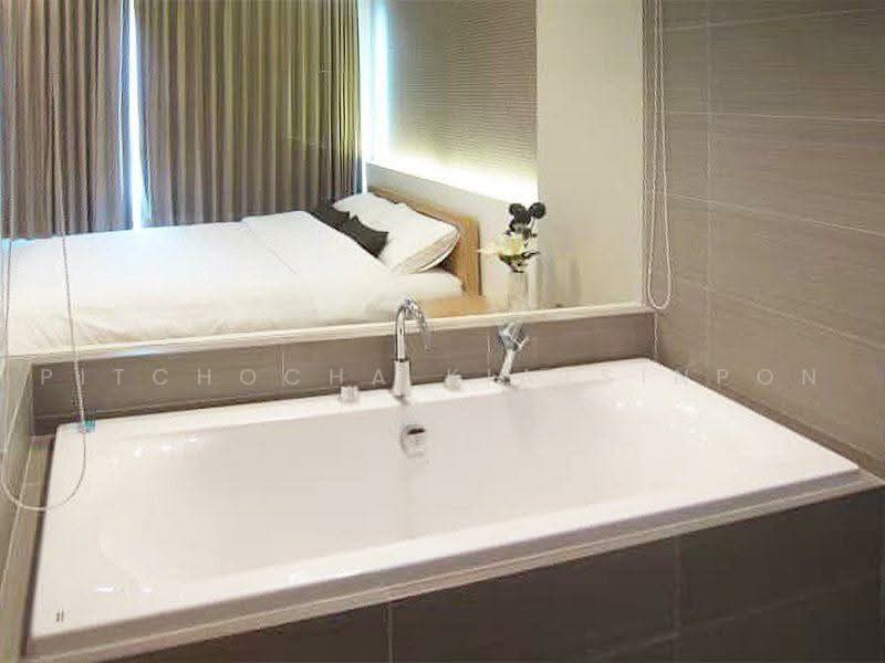 Siri At Sukhumvit, Bangkok, 902 Sukhumvit Road, Phra Kanong, Khlong Toei, Bangkok, 2 Bedrooms, 70 sqm, Condo For Rent, by Pitchocha Kiatsinpon, 500489232 - DDproperty.com