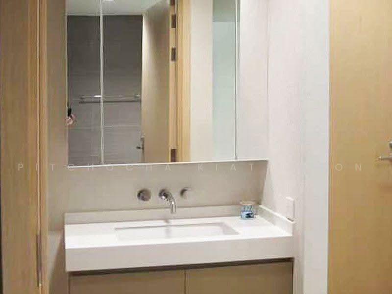Siri At Sukhumvit, Bangkok, 902 Sukhumvit Road, Phra Kanong, Khlong Toei, Bangkok, 2 Bedrooms, 70 sqm, Condo For Rent, by Pitchocha Kiatsinpon, 500489232 - DDproperty.com