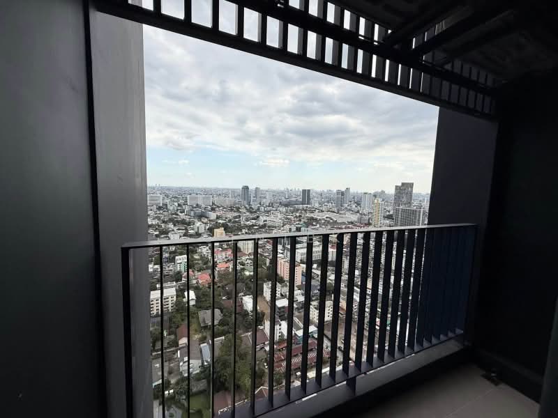 Life Ladprao Valley, Bangkok, Phaholyothin Road, Jom Phon, Chatuchak, Bangkok, 1 Bedroom, 35 sqm, Condo For Rent, by Agentbkk, 500489295 - DDproperty.com