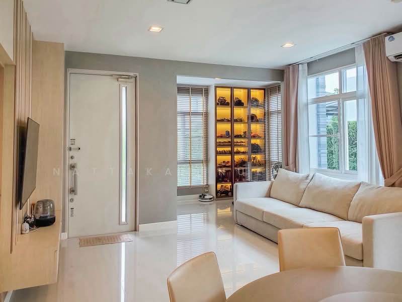 Mantana Motorway-New Krungthepkreetha, Bangkok, Phatthana Chonnabot 4 Road, Khlong Song Ton Nun, Lat Krabang, Bangkok, 4 Bedrooms, 185 sqm, Single Detached House For Sale, by Nattakan nueaiam, 500489344 - DDproperty.com