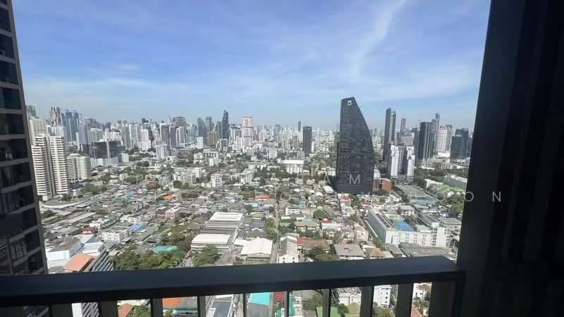 Oka Haus Sukhumvit 36, Bangkok, 3399 Rama 4 Road, Khong Tan, Khlong Toei, Bangkok, 1 Bedroom, 35 sqm, Condo For Rent, by Patcharames Pattharapornviboon, 500489362 - DDproperty.com