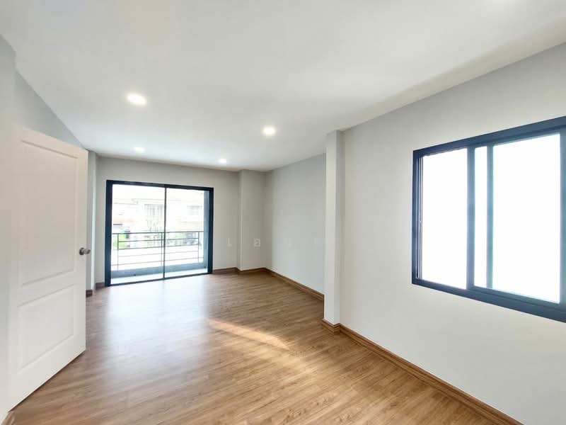 Neighborhome Watcharaphon, Bangkok, Sukhaphiban 5, Sam Wa Tawan Ok, Khlong Sam Wa, Bangkok, 4 Bedrooms, 157 sqm, Single Detached House For Sale, by เอนก, 500489409 - DDproperty.com