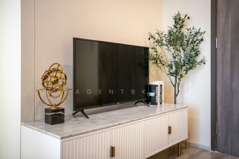 IDEO Mobi Asoke, Bangkok, New Petchaburi Road, Bang Kapi, Huai Khwang, Bangkok, Studio, 29 sqm, Condo For Rent, by Agentbkk, 500489444 - DDproperty.com