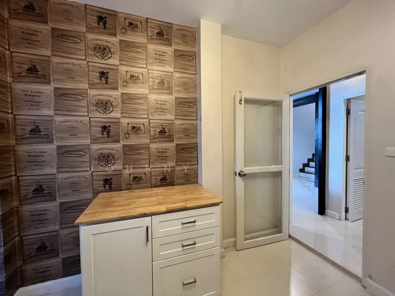 Ban Waen, Hang Dong District, Chiang Mai, Ban Waen, Hang Dong, Chiang Mai, 4 Bedrooms, 374 sqm, Single Detached House For Rent, by Surat Premsri, 500489458 - DDproperty.com