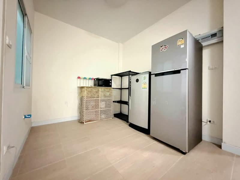 ให้เช่าทาวน์โฮมพร้อมอยู่ ม.เดอะเซ็นทรัล ศรีราชา, Chon Buri (Pattaya), Surasak, Si Racha, Chon Buri (Pattaya), 3 Bedrooms, 80 sqm, Townhouse For Rent, by Dusit Saengfa, 500489513 - DDproperty.com