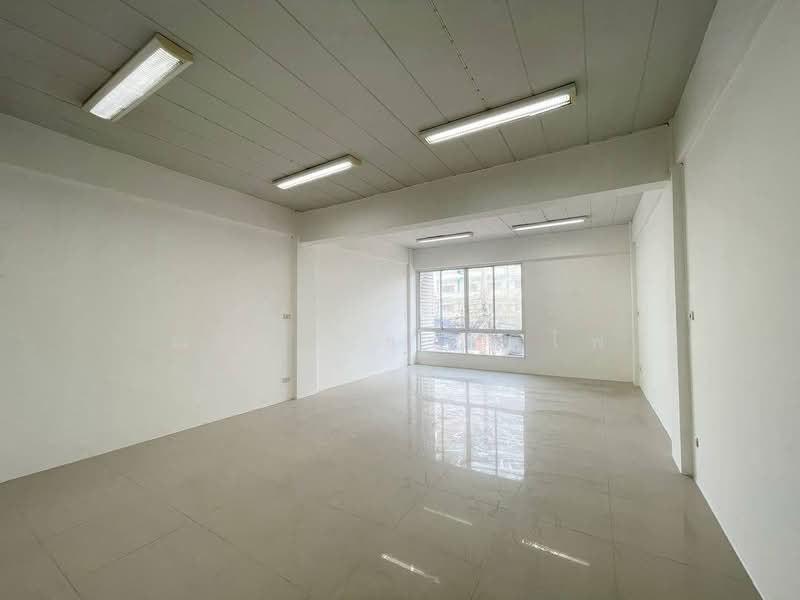 Commercial building For Rent at LaSalle, Bangkok, Bang Na, Bangkok, , 300 sqm, Office Space For Rent, by ณปภัช ธวงค์ไพ, 500489525 - DDproperty.com