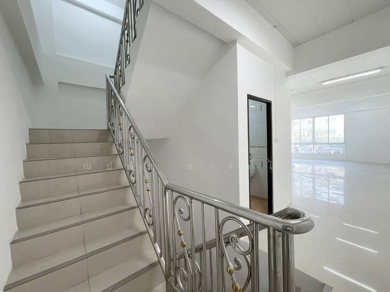 Commercial building For Rent at LaSalle, Bangkok, Bang Na, Bangkok, , 300 sqm, Office Space For Rent, by ณปภัช ธวงค์ไพ, 500489525 - DDproperty.com