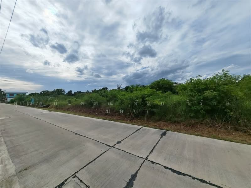 ที่ดินเปล่า 588 ตร.ว. ที่ดิน ใกล้สราญรมย์ รีสอร์ต ซอยบางกระทึก12/3 นครปฐม, นครปฐม, ถนนพุทธมณฑล สาย4, บางกระทึก, สามพราน, นครปฐม, 2,352 ตร.ม., ที่ดิน ขาย, โดย คุณ กันตภณ จักกาวิรักษ์ (บอย), 500489570 - DDproperty.com