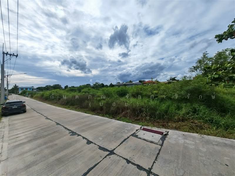 ที่ดินเปล่า 588 ตร.ว. ที่ดิน ใกล้สราญรมย์ รีสอร์ต ซอยบางกระทึก12/3 นครปฐม, Nakhon Pathom, ถนนพุทธมณฑล สาย4, Bang Krathuk, Sam Phran, Nakhon Pathom, , 2,352 sqm, Land For Sale, by คุณ กันตภณ จักกาวิรักษ์ (บอย), 500489570 - DDproperty.com
