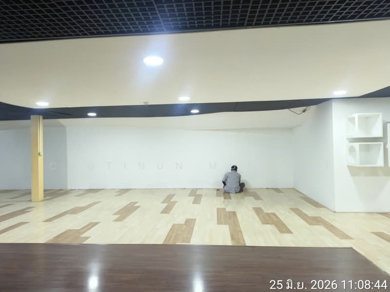 Space for Rent in Chitlom G Floor BTS Walk Distance Ideal for Clinic, Hi-End Retail Shop, Bangkok, Lumphini, Pathum Wan, Bangkok, , 391 sqm, Retail Space For Rent, by Chutinun Mungmai, 500489588 - DDproperty.com