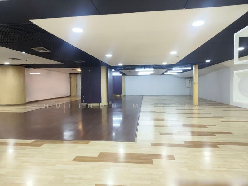 Space for Rent in Chitlom G Floor BTS Walk Distance Ideal for Clinic, Hi-End Retail Shop, กรุงเทพ, ลุมพินี, ปทุมวัน, กรุงเทพ, 391 ตร.ม., พื้นที่ขายของ ให้เช่า, โดย Chutinun Mungmai, 500489588 - DDproperty.com