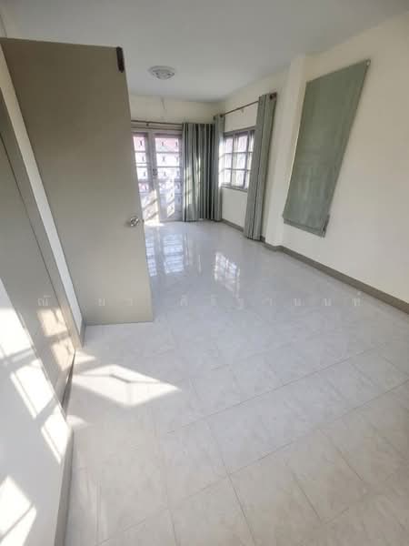 Flora Ville Park City Suwinthawong, Bangkok, Suwinthawong Road, Lam Phak Chi, Nong Chok, Bangkok, 3 Bedrooms, 160 sqm, Single Detached House For Sale, by ณัฐยา ศิริฐานนท์, 500489598 - DDproperty.com