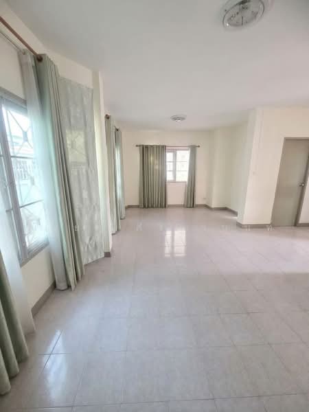 Flora Ville Park City Suwinthawong, Bangkok, Suwinthawong Road, Lam Phak Chi, Nong Chok, Bangkok, 3 Bedrooms, 160 sqm, Single Detached House For Sale, by ณัฐยา ศิริฐานนท์, 500489598 - DDproperty.com