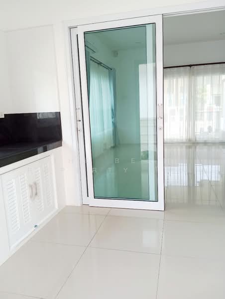 บ้านเดี่ยวตลาด นครราชสีมา, Nakhon Ratchasima, Ta Lat, Muang Nakhon Ratchasima, Nakhon Ratchasima, 2 Bedrooms, 150 sqm, Single Detached House For Sale, by The Best Property ลักษณ์, 500489608 - DDproperty.com