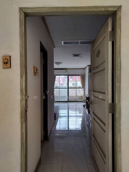 Country Complex Bangna, Bangkok, Sanpawut Road, Bang Na, Bangkok, Studio, 38 sqm, Condo For Sale, by Veera Sawatrangsri, 500489634 - DDproperty.com