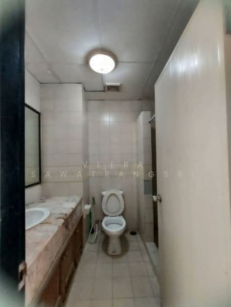 Country Complex Bangna, Bangkok, Sanpawut Road, Bang Na, Bangkok, Studio, 38 sqm, Condo For Sale, by Veera Sawatrangsri, 500489634 - DDproperty.com
