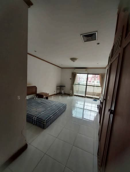 Country Complex Bangna, Bangkok, Sanpawut Road, Bang Na, Bangkok, Studio, 38 sqm, Condo For Sale, by Veera Sawatrangsri, 500489634 - DDproperty.com