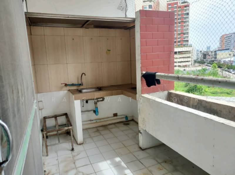 Country Complex Bangna, Bangkok, Sanpawut Road, Bang Na, Bangkok, Studio, 38 sqm, Condo For Sale, by Veera Sawatrangsri, 500489634 - DDproperty.com