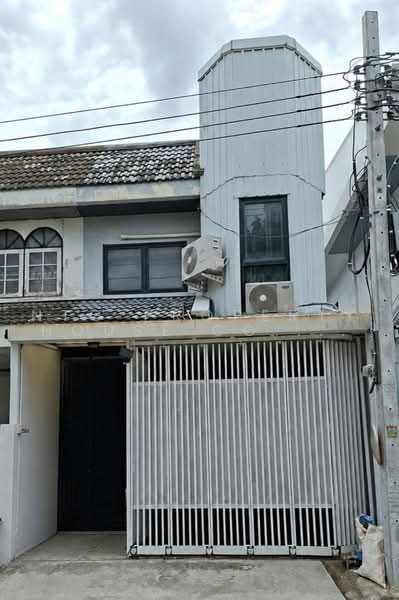 NG532 ให้เช่า ทาวน์เฮ้าส์ ลาดพร้าว 41 พร้อมเข้าอยู่ เลี้ยงสัตว์ได้ บ้านเปล่าไม่มีเฟอร์นิเจอร์ ร, Bangkok, Chan Kasem, Chatuchak, Bangkok, 2 Bedrooms, 180 sqm, Townhouse For Rent, by NTG Property House Co.,Ltd., 500489697 - DDproperty.com