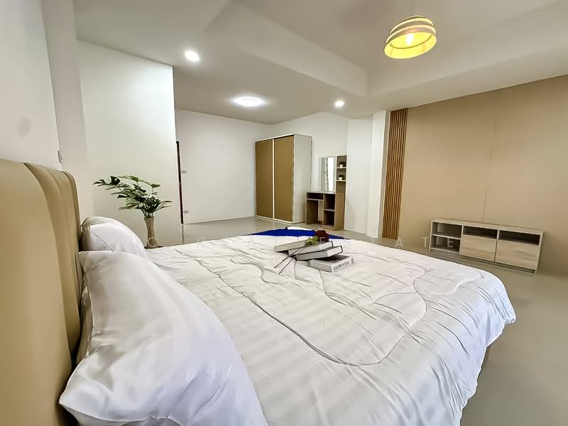 Modern 2Storey Townhouse for Sale Chaiyapruek Pattaya, Chon Buri (Pattaya), Bang Lamung, Bang Lamung (Pattaya), Chon Buri (Pattaya), 2 Bedrooms, 103 sqm, Townhouse For Sale, by PLC real estate, 500489711 - DDproperty.com