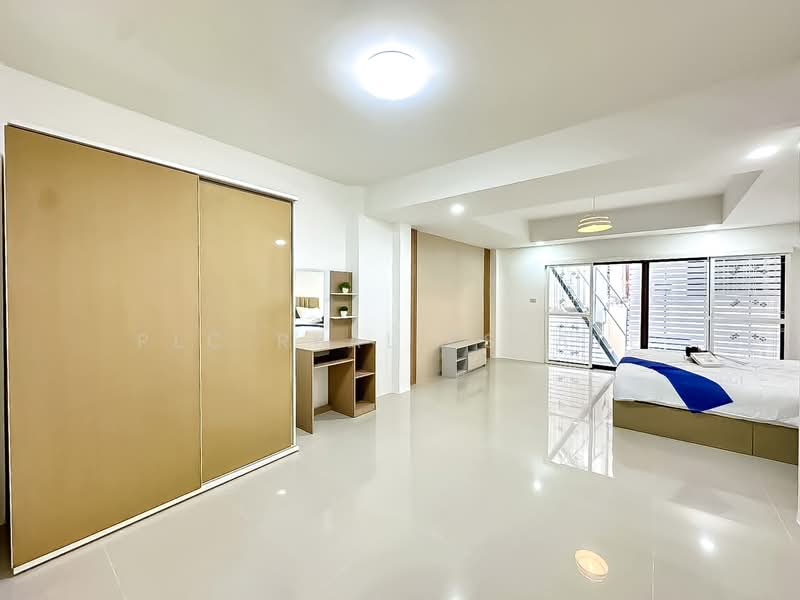 Modern 2Storey Townhouse for Sale Chaiyapruek Pattaya, Chon Buri (Pattaya), Bang Lamung, Bang Lamung (Pattaya), Chon Buri (Pattaya), 2 Bedrooms, 103 sqm, Townhouse For Sale, by PLC real estate, 500489711 - DDproperty.com