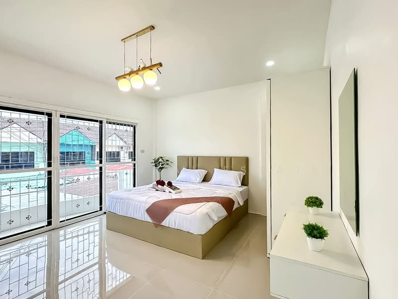 Modern 2Storey Townhouse for Sale Chaiyapruek Pattaya, Chon Buri (Pattaya), Bang Lamung, Bang Lamung (Pattaya), Chon Buri (Pattaya), 2 Bedrooms, 103 sqm, Townhouse For Sale, by PLC real estate, 500489711 - DDproperty.com