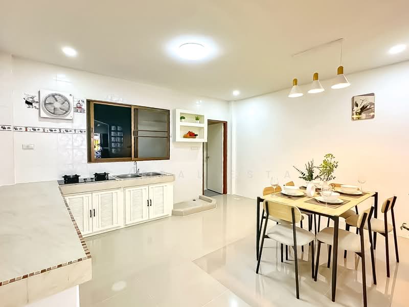Modern 2Storey Townhouse for Sale Chaiyapruek Pattaya, Chon Buri (Pattaya), Bang Lamung, Bang Lamung (Pattaya), Chon Buri (Pattaya), 2 Bedrooms, 103 sqm, Townhouse For Sale, by PLC real estate, 500489711 - DDproperty.com