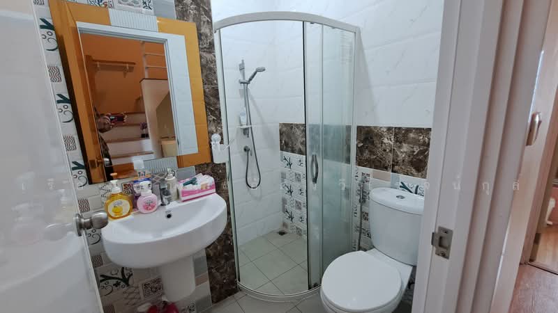 โกลเด้นทาวน์ วิภาวดี-แจ้งวัฒนะ, Bangkok, Thung Song Hong, Lak Si, Bangkok, 4 Bedrooms, 117 sqm, Townhouse For Sale, by เรืองศักดิ์ อัศววิโรจน์กุล, 500489737 - DDproperty.com