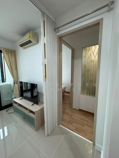 IDEO Ratchada-Huaikwang, Bangkok, 62 Pracharajbumpen Road, Huai Khwang, Bangkok, 1 Bedroom, 35 sqm, Condo For Rent, by Rattanaporn Khamlit, 500489759 - DDproperty.com