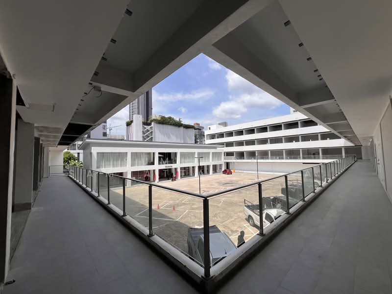 Space for rent Ekkamai, Sukhumvit, Bangkok, Khlong Tan Nua, Watthana, Bangkok, , 24 sqm, Retail Space For Rent, by Sumitara Sampattavanija, 500489762 - DDproperty.com