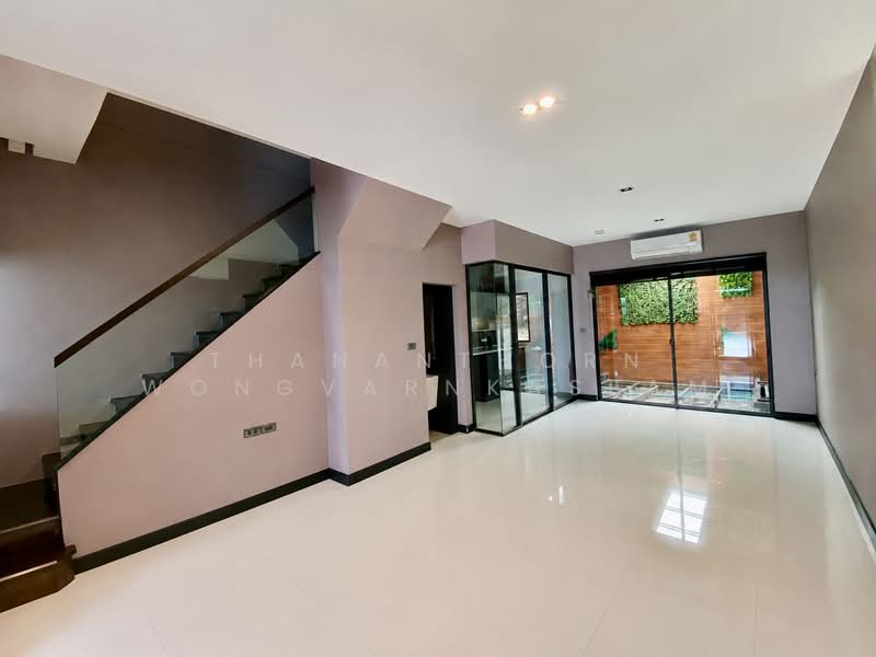 Landmark Ekamai-Ramindra, Bangkok, Sukhonthasawat Road, Lat Phrao, Bangkok, 3 Bedrooms, 168 sqm, Townhouse For Rent, by Thananthorn Wongvarnkaseam, 500489780 - DDproperty.com