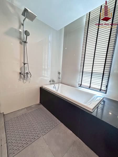The Capital Ekamai-Thonglor, Bangkok, 2898 New Petchaburi Rd, Bang Kapi, Huai Khwang, Bangkok, 4 Bedrooms, 200 sqm, Condo For Rent, by JSA REAL ESTATE, 500489784 - DDproperty.com