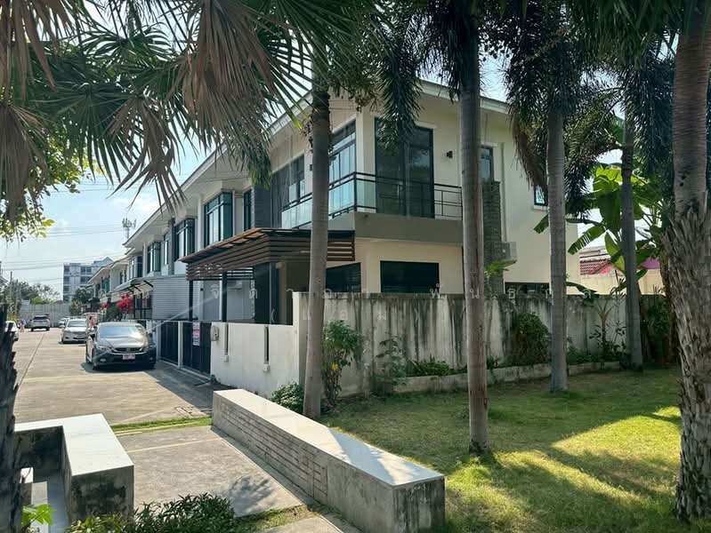 Bann Pieamsuk Bearing, Samut Prakan, Soi Bearing 48, Samrong Nua, Muang Samut Prakarn, Samut Prakan, 3 Bedrooms, 120 sqm, Townhouse For Sale, by คุณ จิดาภา พันธุกุล (แอม), 500489817 - DDproperty.com