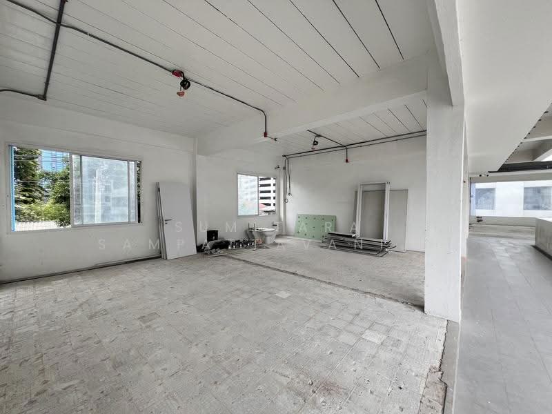 Space for rent Ekkamai, Sukhumvit, Bangkok, Khlong Tan Nua, Watthana, Bangkok, , 24 sqm, Retail Space For Rent, by Sumitara Sampattavanija, 500489835 - DDproperty.com