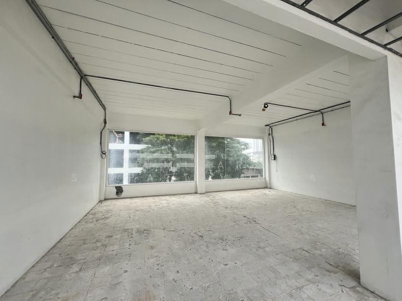 พื้นที่ให้เช่า เอกมัย สุขุมวิท : Space for rent Ekkamai, Sukhumvit, กรุงเทพ, คลองตันเหนือ, วัฒนา, กรุงเทพ, 24 ตร.ม., พื้นที่ขายของ ให้เช่า, โดย Sumitara Sampattavanija, 500489835 - DDproperty.com