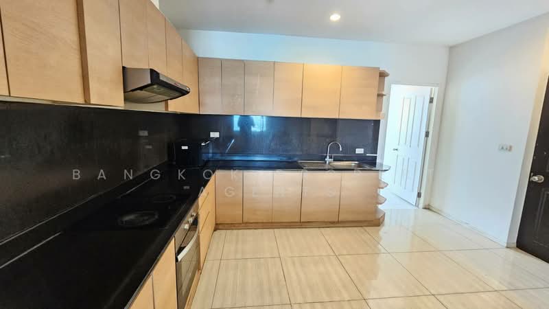 Baan Thai Living Ekkamai, Bangkok, 40 Soi Pridi Banomyong 31, Khlong Tan Nua, Watthana, Bangkok, 4 Bedrooms, 332 sqm, Condo For Rent, by BANGKOK PROPERTY AGENTS, 500489855 - DDproperty.com