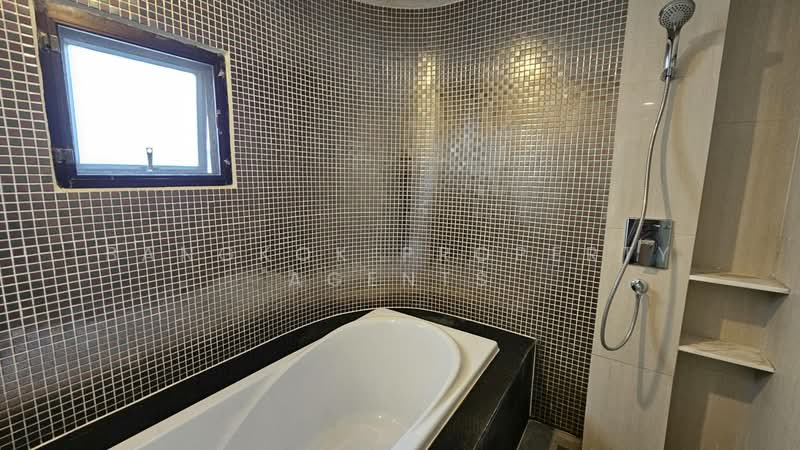Baan Thai Living Ekkamai, Bangkok, 40 Soi Pridi Banomyong 31, Khlong Tan Nua, Watthana, Bangkok, 3 Bedrooms, 304 sqm, Condo For Rent, by BANGKOK PROPERTY AGENTS, 500489868 - DDproperty.com