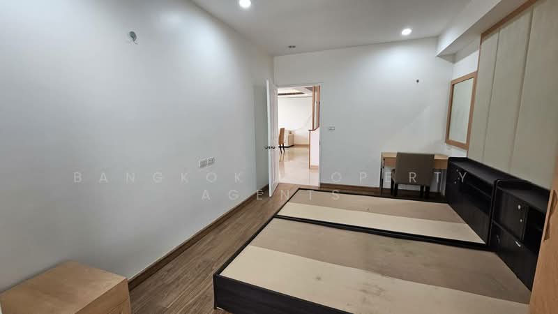 Baan Thai Living Ekkamai, Bangkok, 40 Soi Pridi Banomyong 31, Khlong Tan Nua, Watthana, Bangkok, 3 Bedrooms, 304 sqm, Condo For Rent, by BANGKOK PROPERTY AGENTS, 500489868 - DDproperty.com