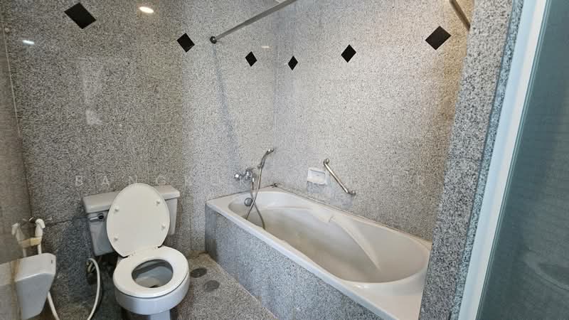 Baan Thai Living Ekkamai, Bangkok, 40 Soi Pridi Banomyong 31, Khlong Tan Nua, Watthana, Bangkok, 3 Bedrooms, 170 sqm, Condo For Rent, by BANGKOK PROPERTY AGENTS, 500489873 - DDproperty.com