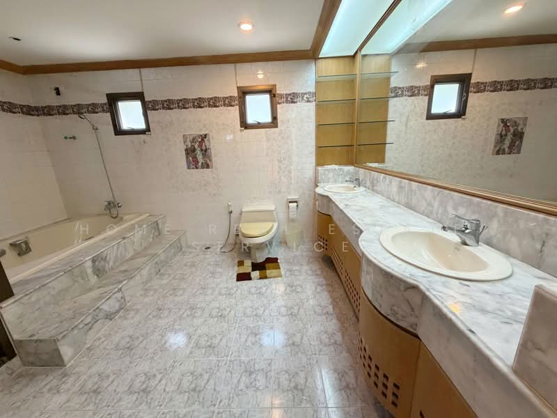 Moobaan Tararom Huamark, Bangkok, Tararom Huamark Soi 1, Phlapphla, Wang Thonglang, Bangkok, 4 Bedrooms, 440 sqm, Single Detached House For Sale, by HOME Real Estate Service, 500489961 - DDproperty.com