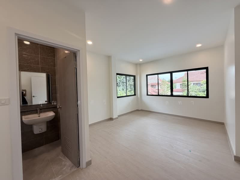 Sasiwan, Bangkok, Don Mueang, Bangkok, 4 Bedrooms, 250 sqm, Single Detached House For Sale, by คุณ ศศิวิภา พูลทา, 500489965 - DDproperty.com