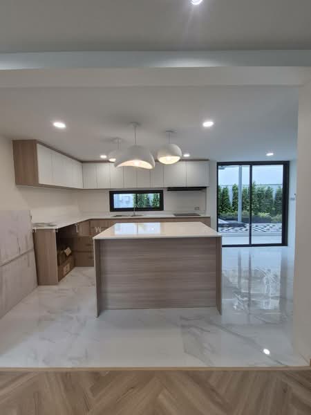 บ้นเดี่ยว โชคชัย4, Bangkok, Lat Phrao, Bangkok, 4 Bedrooms, 320 sqm, Single Detached House For Sale, by สมโพธิ เทศวิรัช, 500490001 - DDproperty.com